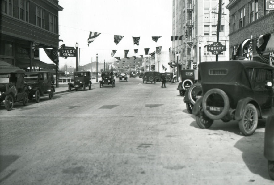 Commercial Street and 14th Avenue, Astoria, 1923.